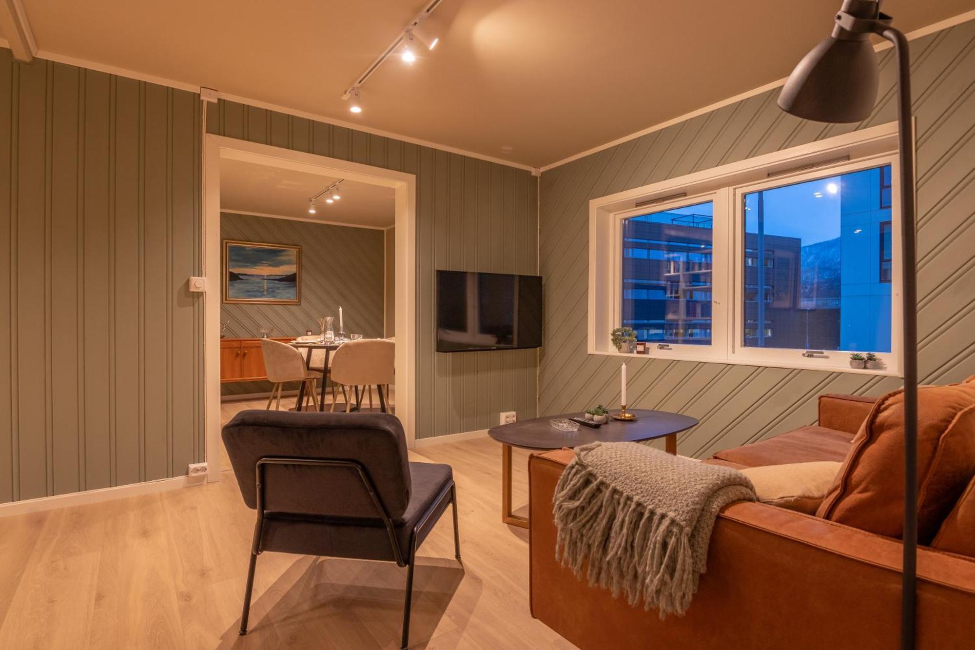 Cozy And Spacious Apartment In City Centre Tromso Bagian luar foto